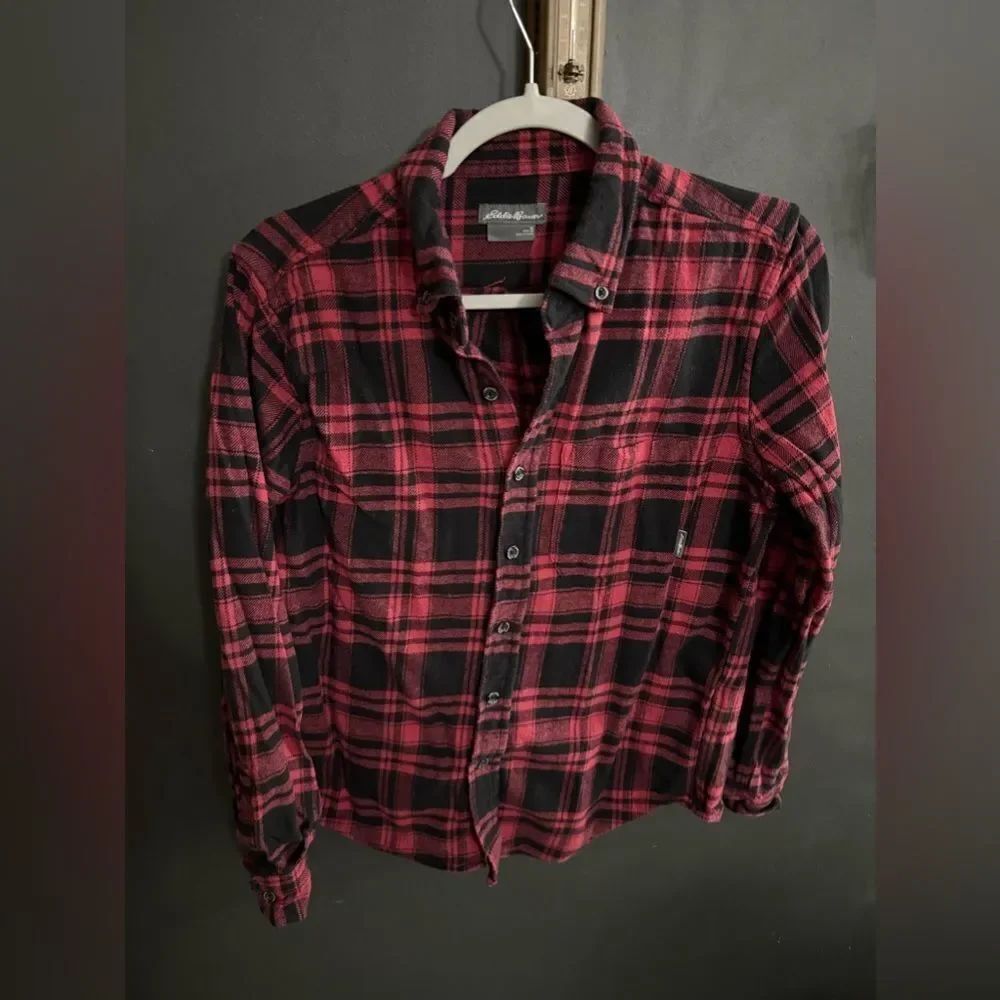 Eddie Bauer Men's Everyday Flannel Button Down Shirt Men's Size Small Black/ Red